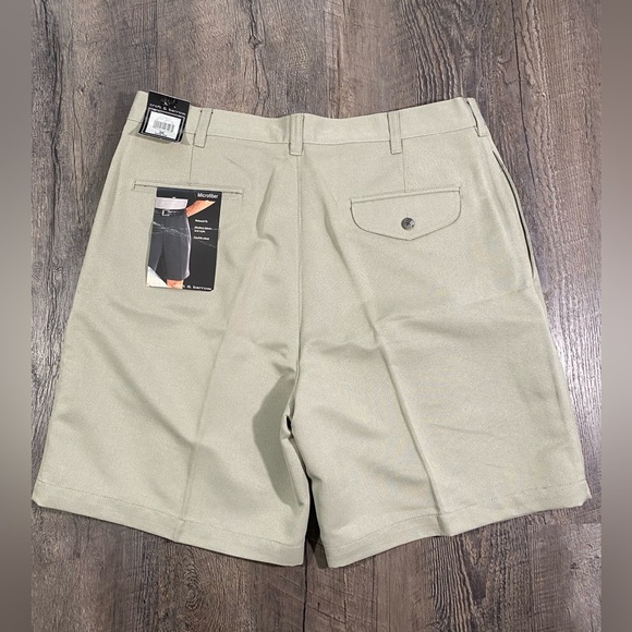 NEW | CROFT & BARROW Mens Microfiber Relaxed-Fit Double Pleat Shorts - Picture 1 of 5